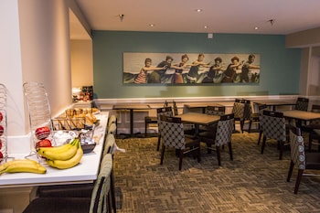 cedar points hotel breakers