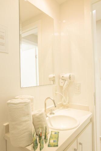 angra beach hotel
