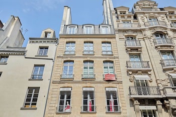 modern studio faubourg saint honore