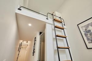 modern studio faubourg saint honore