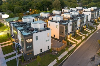 luxe group stay with hot tub rooftop lounge
