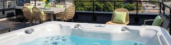 luxe group stay with hot tub rooftop lounge