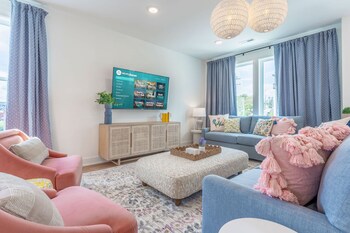 luxe group stay with hot tub rooftop lounge