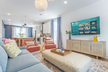 luxe group stay with hot tub rooftop lounge