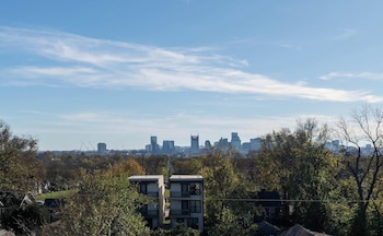 luxe group stay with hot tub rooftop lounge
