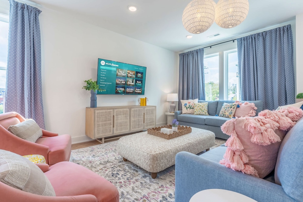 luxe group stay with hot tub rooftop lounge