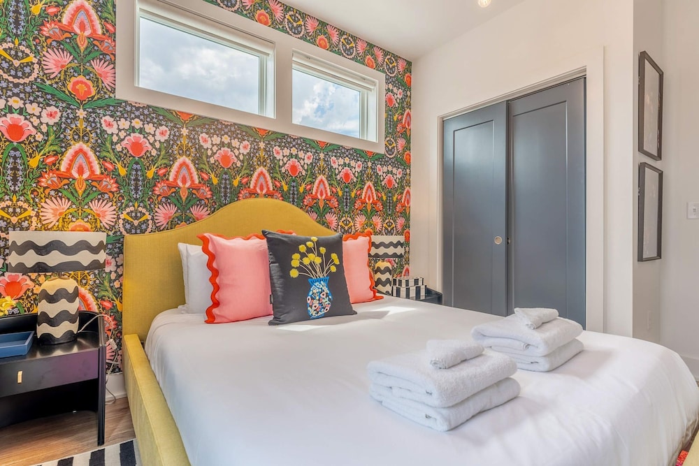 luxe group stay with hot tub rooftop lounge