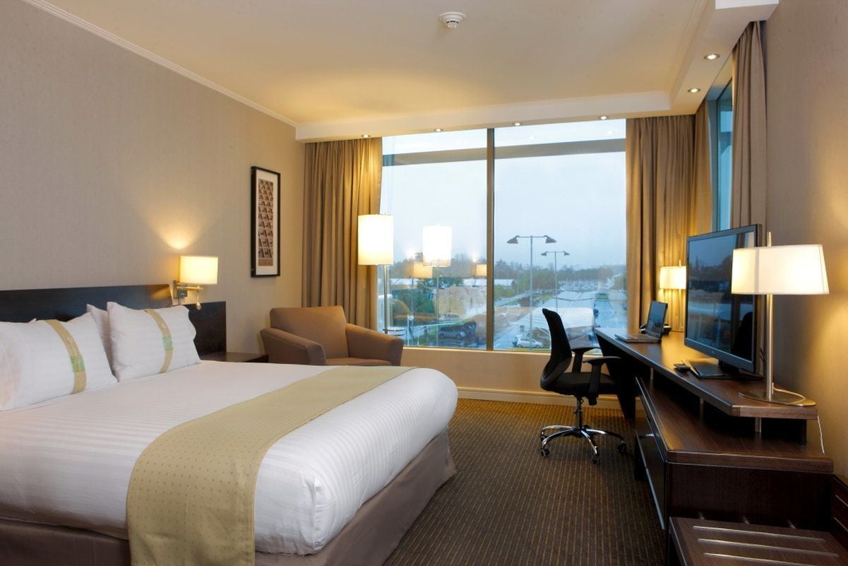 holiday inn santiago airport terminal by ihg
