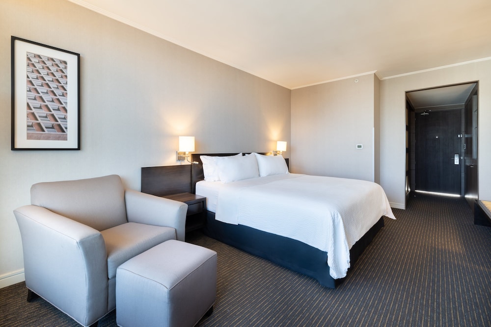 holiday inn santiago airport terminal by ihg