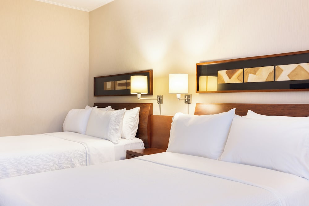 holiday inn santiago airport terminal by ihg