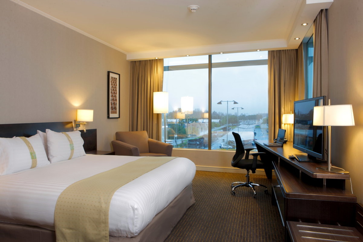 holiday inn santiago airport terminal by ihg