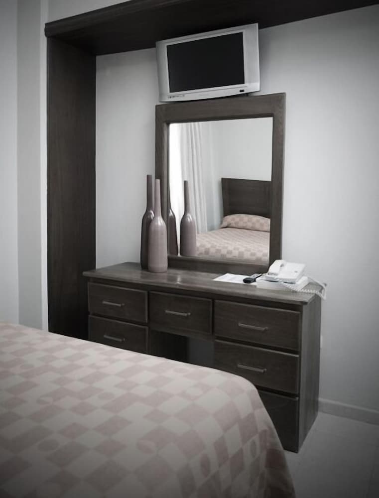 hotel century plaza