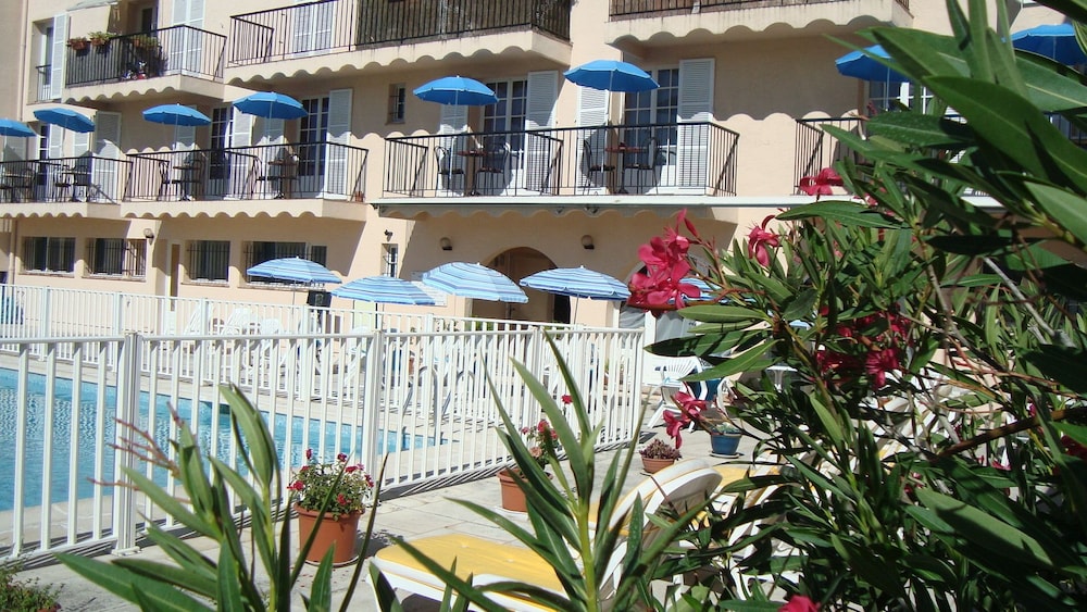 hotel de la poste piscine