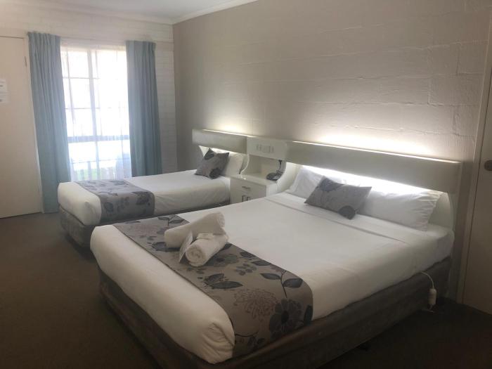 capricorn motor inn