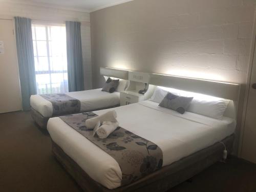 capricorn motor inn