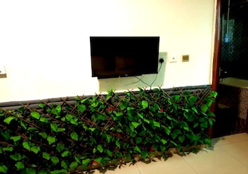 lloyds beach resort and hotel