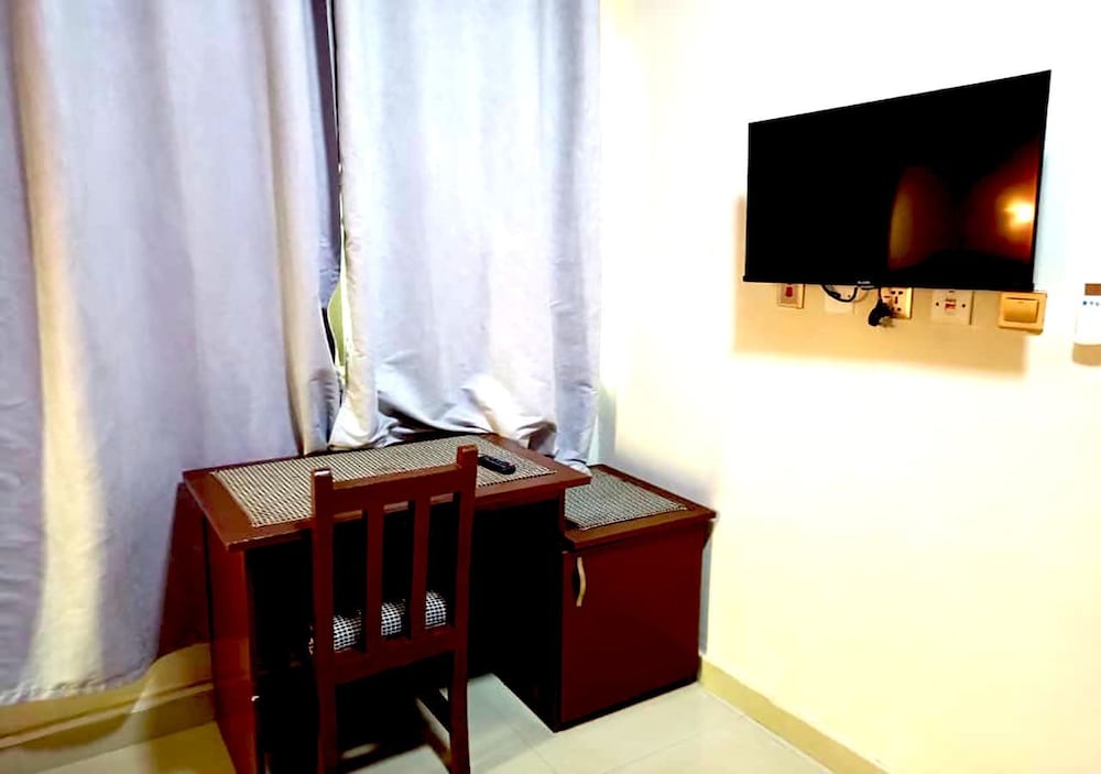 lloyds beach resort and hotel