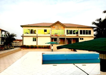 lloyds beach resort and hotel