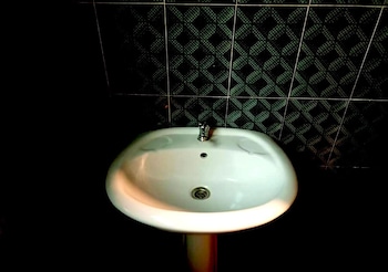 lloyds beach resort and hotel