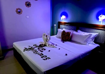 lloyds beach resort and hotel