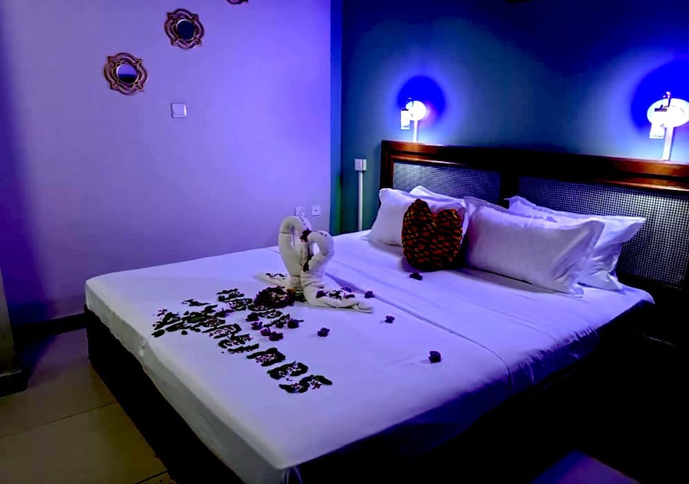 lloyds beach resort and hotel