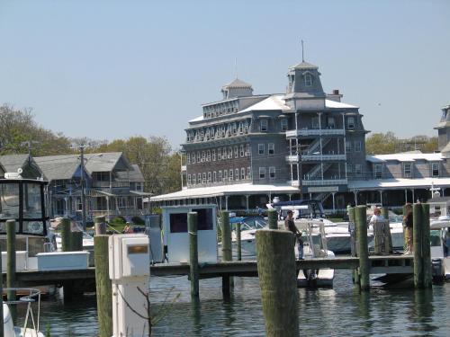oak bluffs