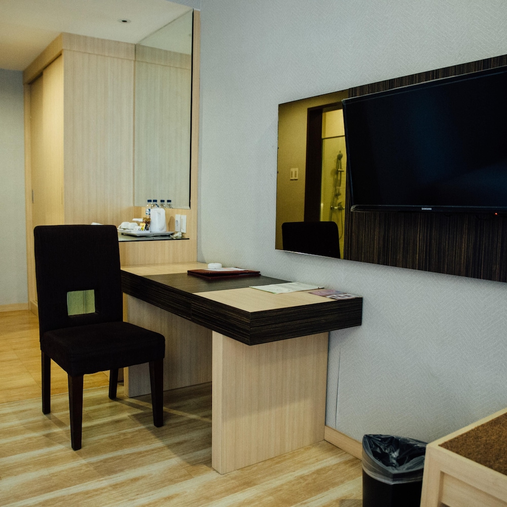 the hill hotel and resort sibolangit powered by archipelago