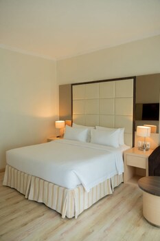 the hill hotel and resort sibolangit powered by archipelago