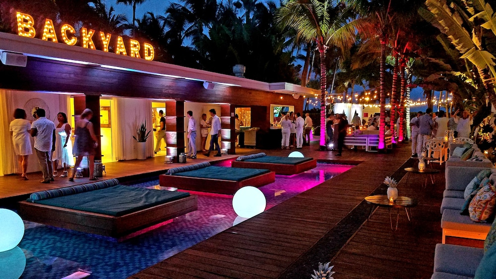 marseilles beachfront hotel