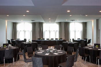 marseilles beachfront hotel