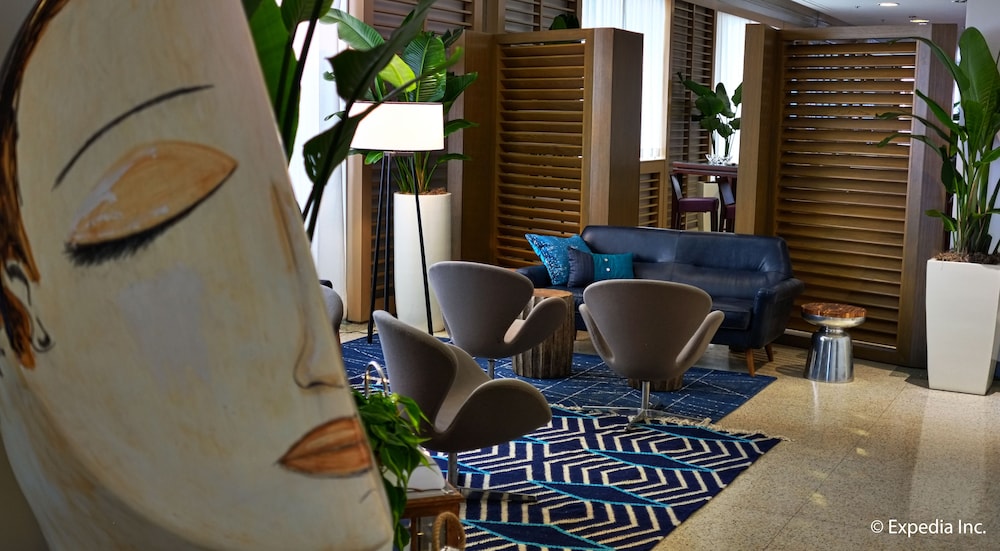marseilles beachfront hotel