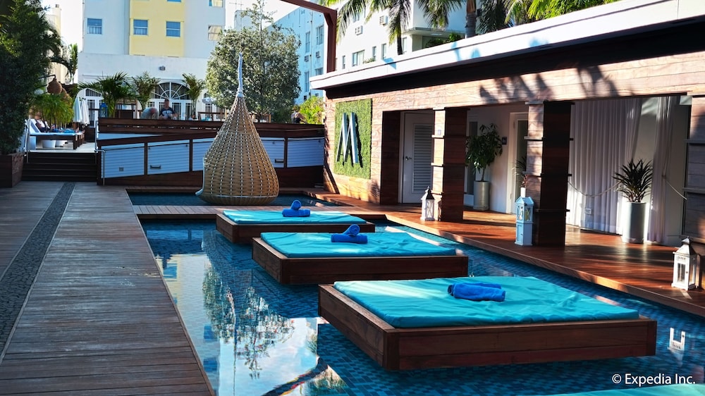 marseilles beachfront hotel