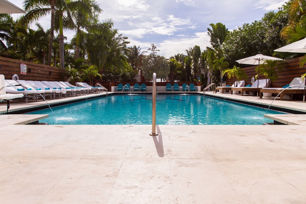 marseilles beachfront hotel