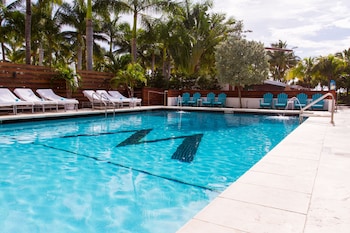 marseilles beachfront hotel