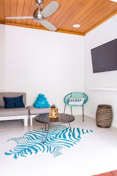 marseilles beachfront hotel