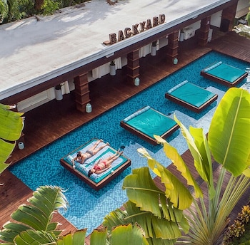 marseilles beachfront hotel