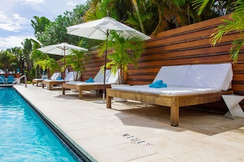 marseilles beachfront hotel