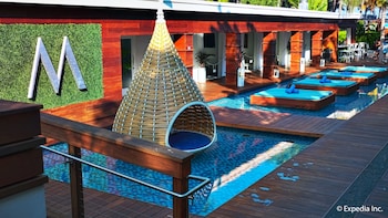 marseilles beachfront hotel