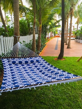 marseilles beachfront hotel