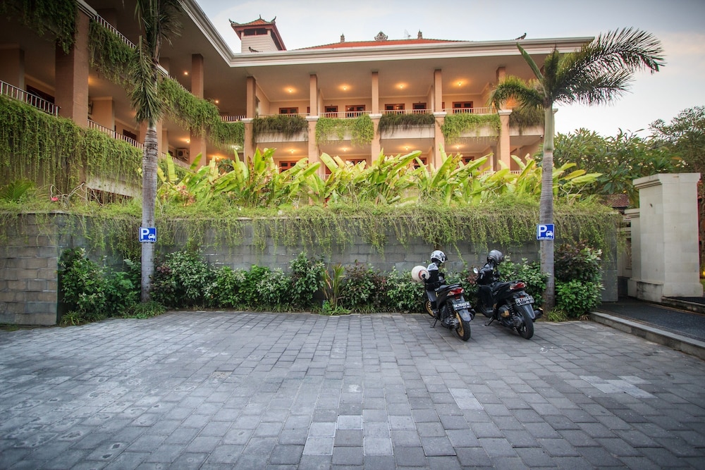pondok anyar hotel