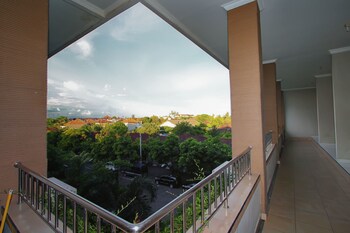 pondok anyar hotel