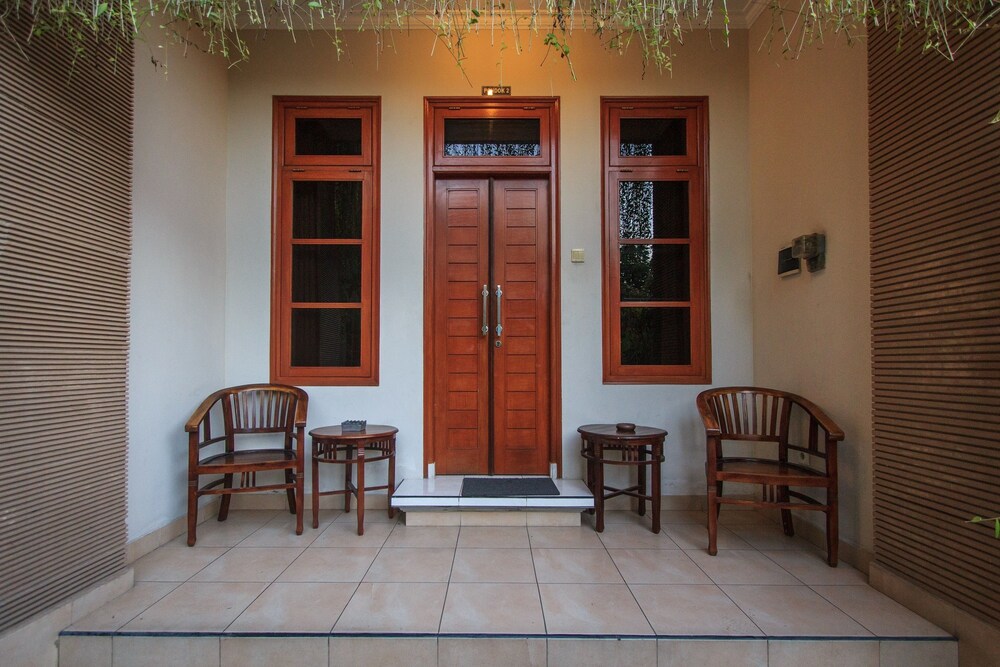 pondok anyar hotel