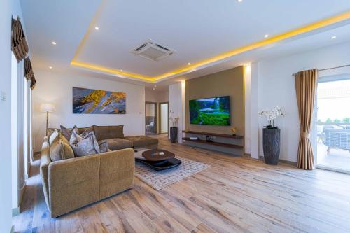 new private pool villa with 3br mv77