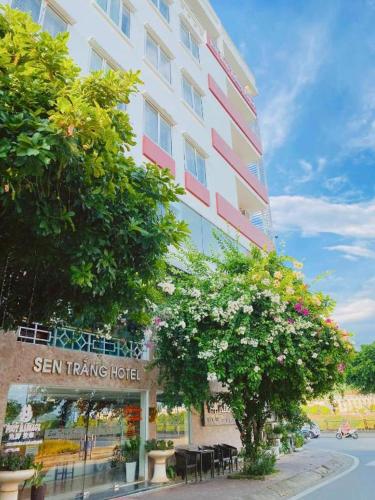 sen trang hotel