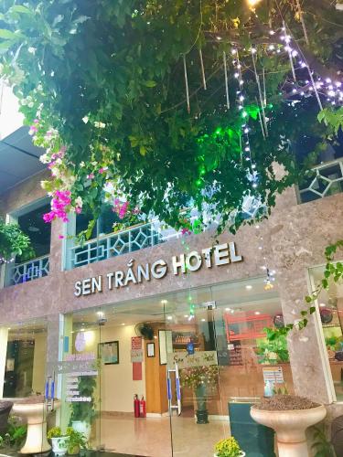 sen trang hotel