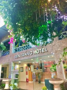 sen trang hotel