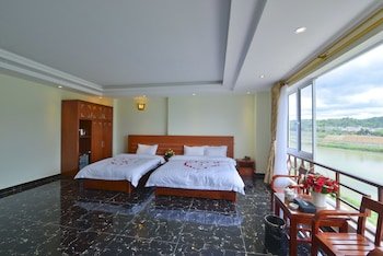 sen trang hotel