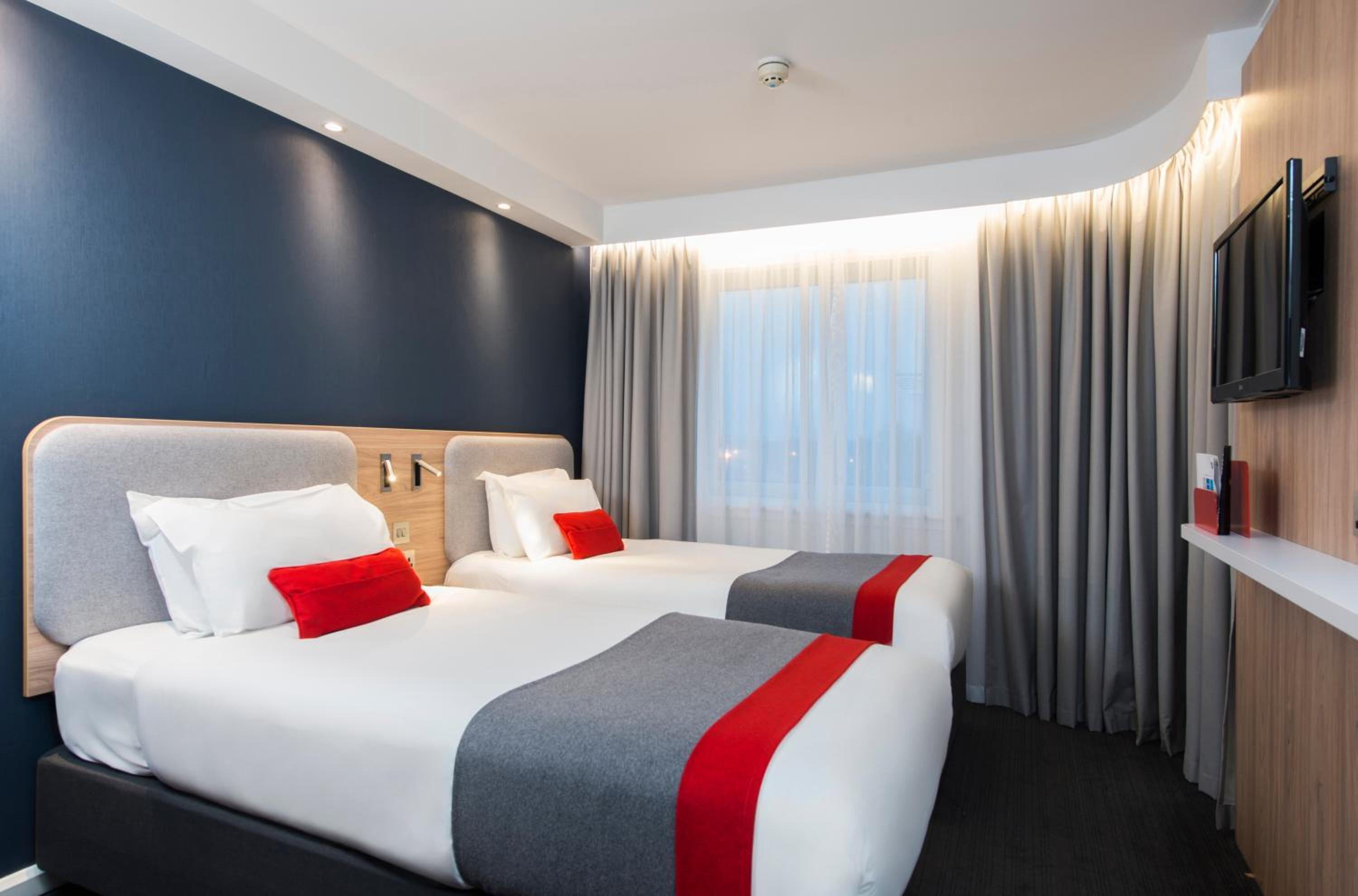 holiday inn express milton keynes by ihg