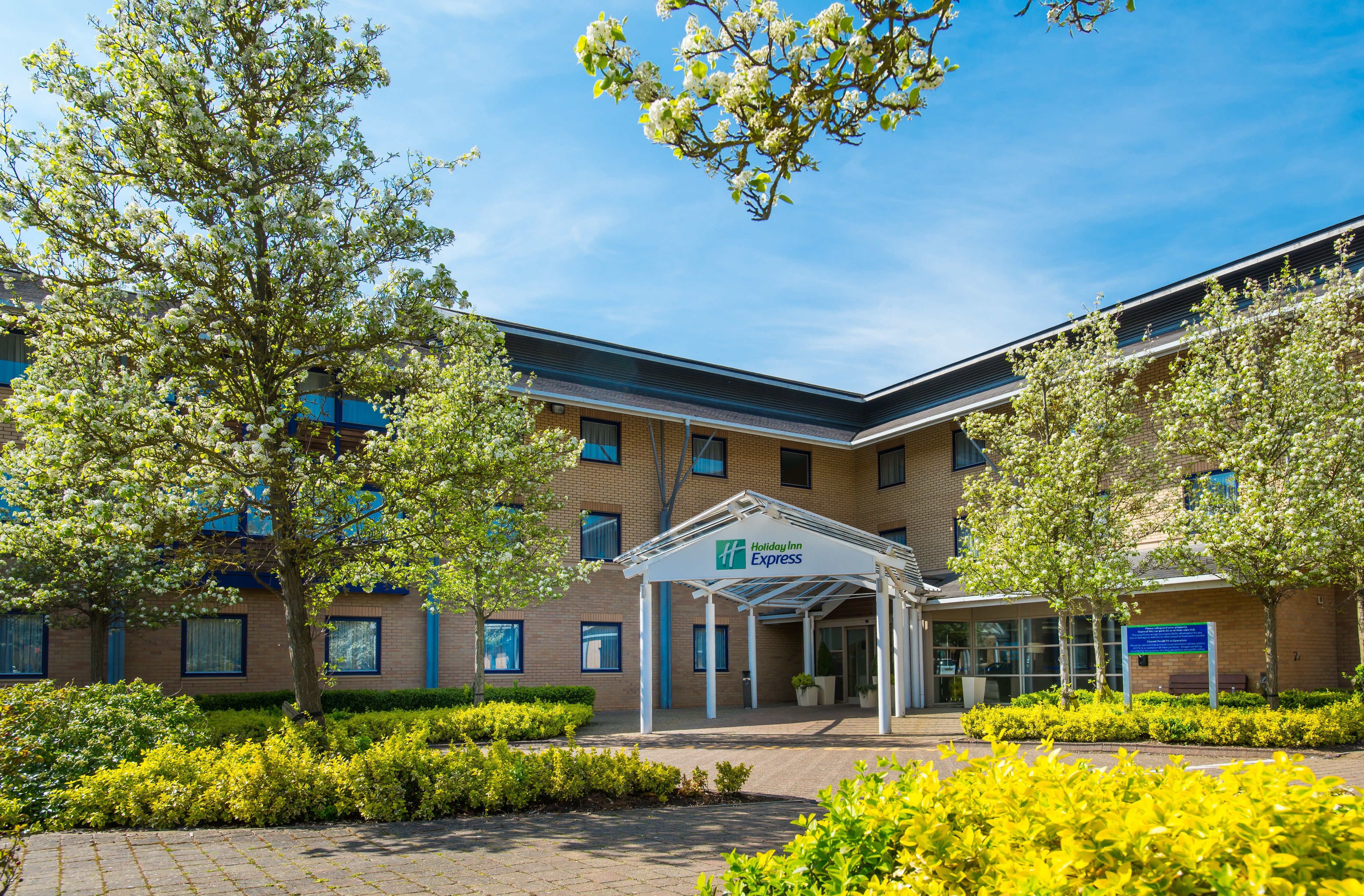 holiday inn express milton keynes by ihg