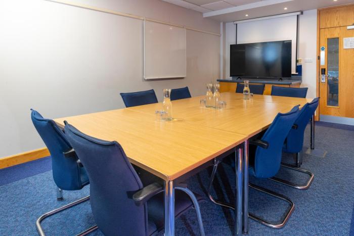 holiday inn express milton keynes by ihg